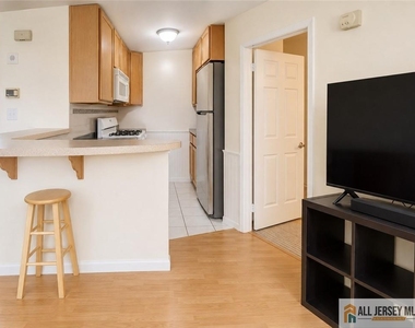 130 Longfield Court - Photo Thumbnail 11
