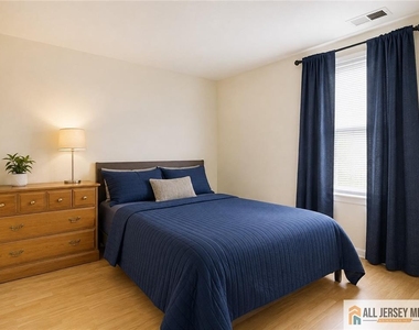 130 Longfield Court - Photo Thumbnail 5