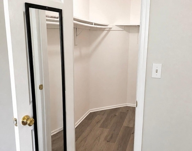 7302 Elm Court - Photo Thumbnail 12