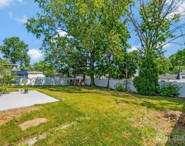 33 Larchmont Road - Photo Thumbnail 24