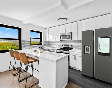 25-40 Shore Boulevard - Photo Thumbnail 3
