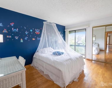 260 Westgate Drive - Photo Thumbnail 14