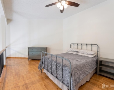 260 Westgate Drive - Photo Thumbnail 7