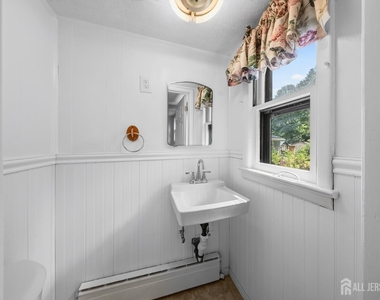 1871 W 4th Street W - Photo Thumbnail 9