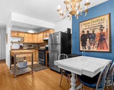 547 Gates Avenue - Photo Thumbnail 3