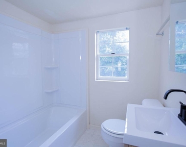 124 S Kentucky Avenue - Photo Thumbnail 12