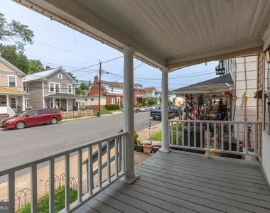124 S Kentucky Avenue - Photo Thumbnail 4
