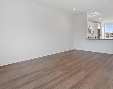 610 Hemsworth Lane - Photo Thumbnail 13