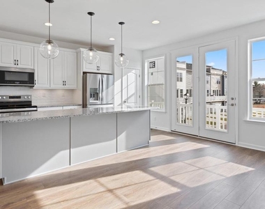 610 Hemsworth Lane - Photo Thumbnail 2