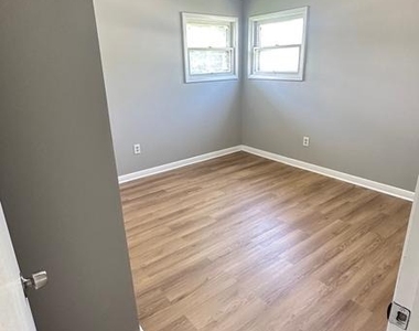 420 Royal Street - Photo Thumbnail 4