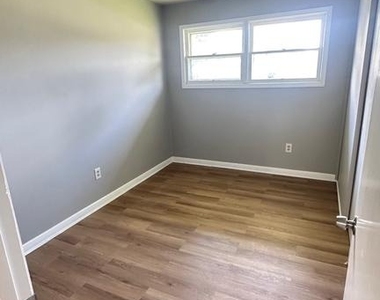 420 Royal Street - Photo Thumbnail 3