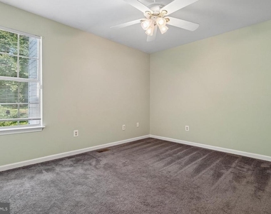 209 Kings Crest Drive - Photo Thumbnail 15