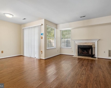 209 Kings Crest Drive - Photo Thumbnail 7