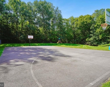 209 Kings Crest Drive - Photo Thumbnail 24