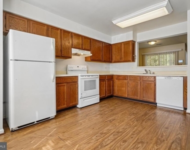 209 Kings Crest Drive - Photo Thumbnail 2