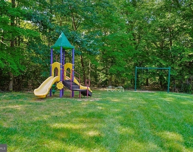 209 Kings Crest Drive - Photo Thumbnail 25