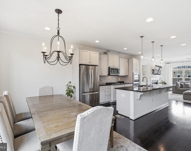 6833 William White Way - Photo Thumbnail 2