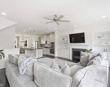 6833 William White Way - Photo Thumbnail 9