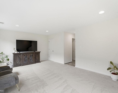 6833 William White Way - Photo Thumbnail 18