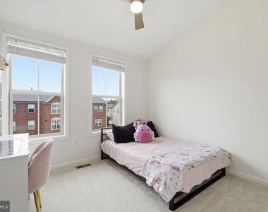 6833 William White Way - Photo Thumbnail 13