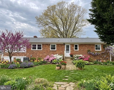 7629 Huron Drive - Photo Thumbnail 12