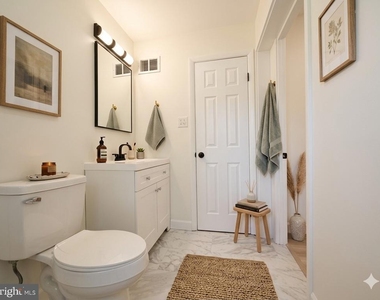 7629 Huron Drive - Photo Thumbnail 5