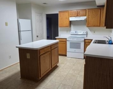 15731 Pierre Court - Photo Thumbnail 5