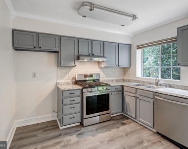 12260 Granada Way - Photo Thumbnail 8