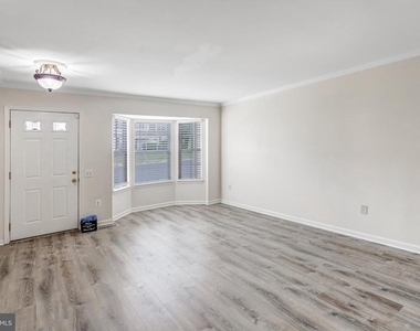12260 Granada Way - Photo Thumbnail 5