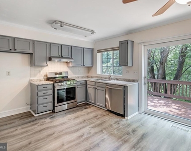 12260 Granada Way - Photo Thumbnail 6