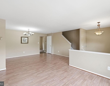 9571 Tudor Oaks Drive - Photo Thumbnail 4