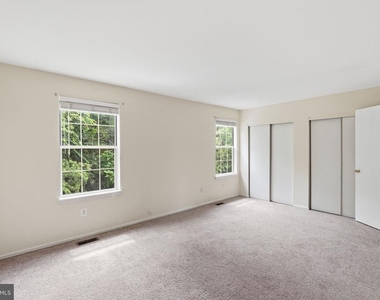 9571 Tudor Oaks Drive - Photo Thumbnail 6