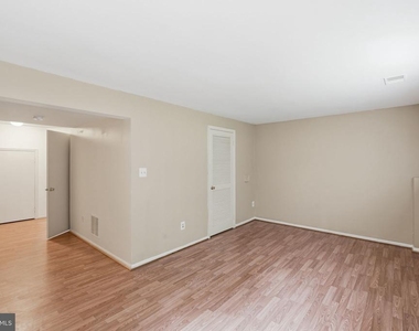 9571 Tudor Oaks Drive - Photo Thumbnail 15
