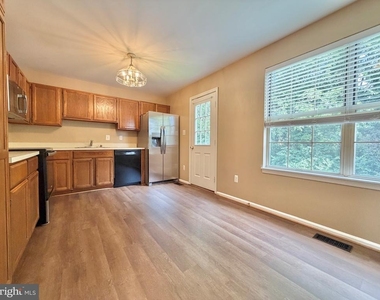 9571 Tudor Oaks Drive - Photo Thumbnail 14