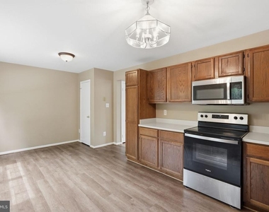 9571 Tudor Oaks Drive - Photo Thumbnail 12