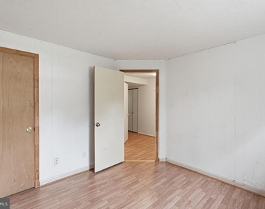 9571 Tudor Oaks Drive - Photo Thumbnail 18