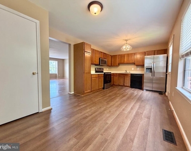 9571 Tudor Oaks Drive - Photo Thumbnail 13