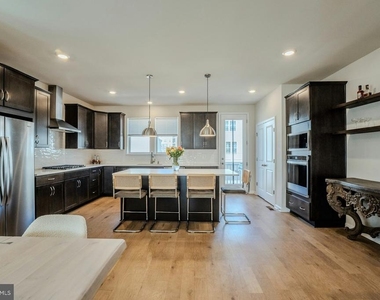 813 Sawback Square Ne - Photo Thumbnail 10