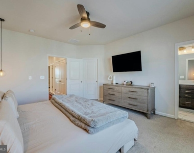813 Sawback Square Ne - Photo Thumbnail 21
