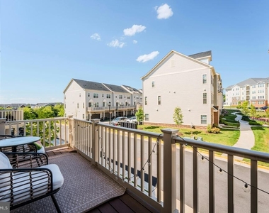 813 Sawback Square Ne - Photo Thumbnail 28