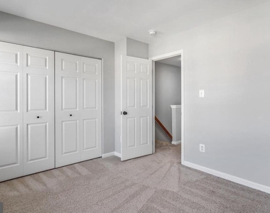 45461 Bluemont Junction Square - Photo Thumbnail 11