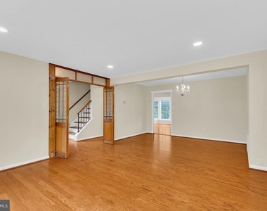 7428 Fountain Head Drive - Photo Thumbnail 7