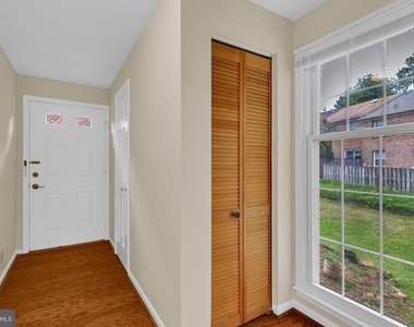 7428 Fountain Head Drive - Photo Thumbnail 15
