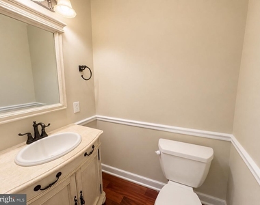 9316 Arlington Boulevard - Photo Thumbnail 9