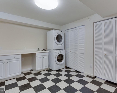1556 Westmoreland Street - Photo Thumbnail 9