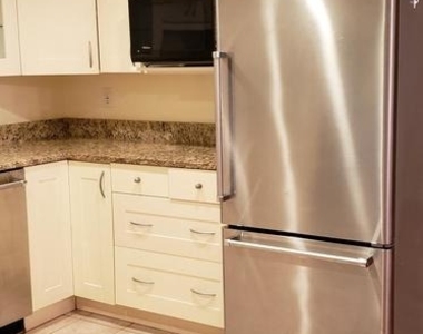 1556 Westmoreland Street - Photo Thumbnail 3