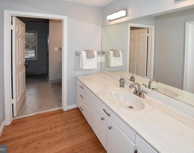 6286 Dunaway Court - Photo Thumbnail 12