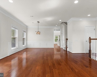 3073 Rittenhouse Circle - Photo Thumbnail 2