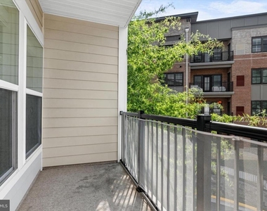 3073 Rittenhouse Circle - Photo Thumbnail 17