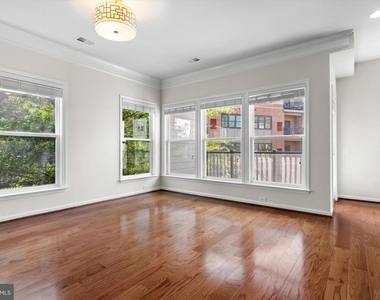 3073 Rittenhouse Circle - Photo Thumbnail 4
